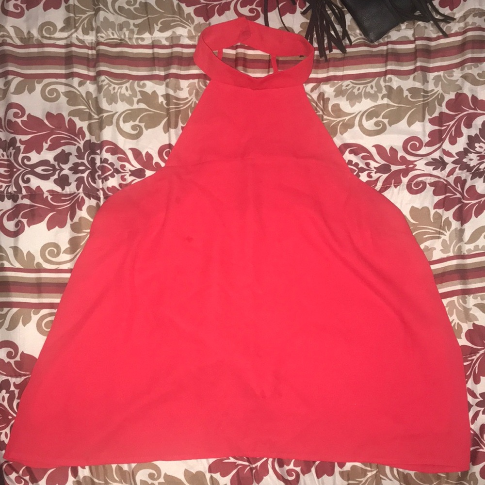 Coral top with chocker